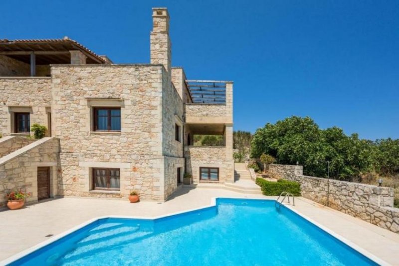 Platanos bei Kissamos Kreta, Platanos: Zwei private Steinvillen mit Gästeappartements in der Nähe des Strandes von Falasarna zu verkaufen Haus
